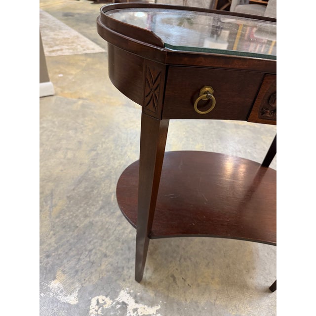 Antique Hepplewhite End Table, Mahogany With Glass Top, Mersman For Sale In Birmingham - Image 6 of 8