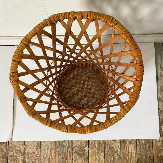 Vintage 1970s Wicker / Rattan Plat Stand Side Table Boho Chic For Sale - Image 6 of 11