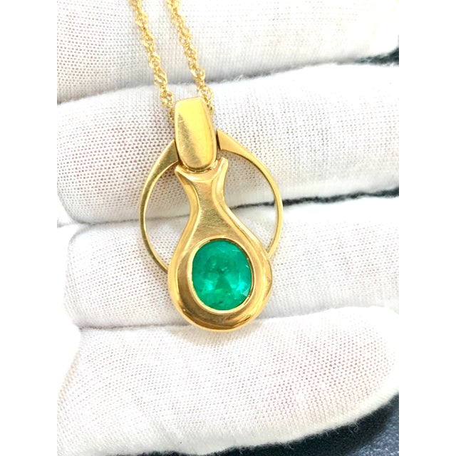 2010s 4Ct Colombian Emerald Pendent/Necklace 18 Karat Gold Estate Convertible to Ring For Sale - Image 5 of 18