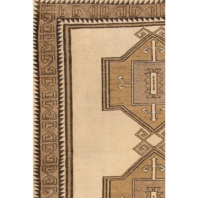 Mid-20th Century Vintage Persian Shiraz Rug - 3'9" X 7'11" For Sale - Image 4 of 10