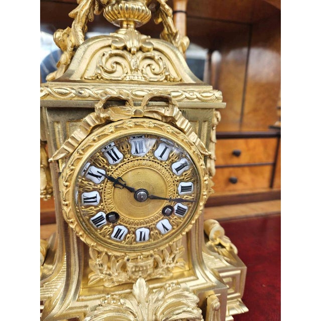 Louis XVI Pendulum in Gilded Bronze For Sale - Image 6 of 18