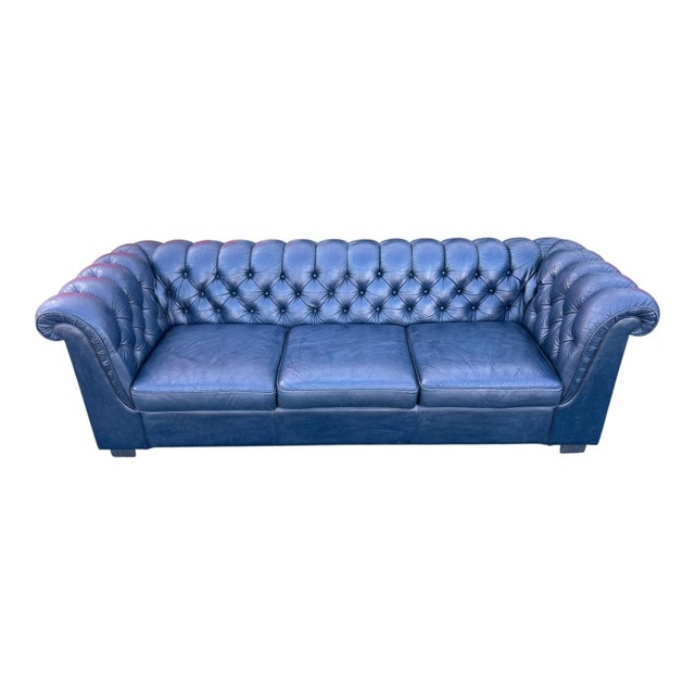 Animal Skin Chesterfield 3-Seater Sofa in Blue Leather For Sale - Image 7 of 7