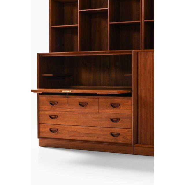 Peter Hvidt Bookcase in Teak attributed to Peter Hvidt & Orla Mølgaard-Nielsen, 1952 For Sale - Image 4 of 8