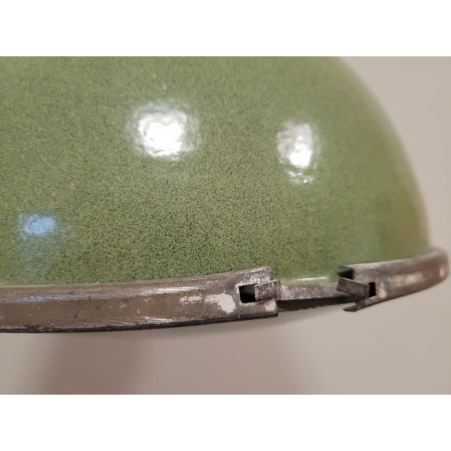 Industrial Soviet Factory Lamp with Green Enamel and Bakelite, 1960s For Sale - Image 3 of 9