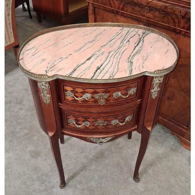 Louis XV Style Kidney-Shaped Commode in Marquetry with Pink Marble Top and Bronze Details For Sale - Image 6 of 7