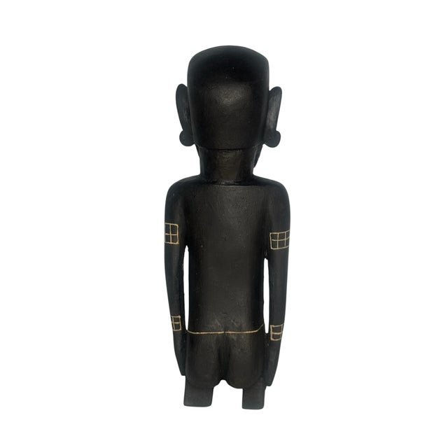 Tribal Dayak Hampatong Guardian Figure Borneo Kalimantan Incised Geometric Shell Eyes For Sale - Image 3 of 8