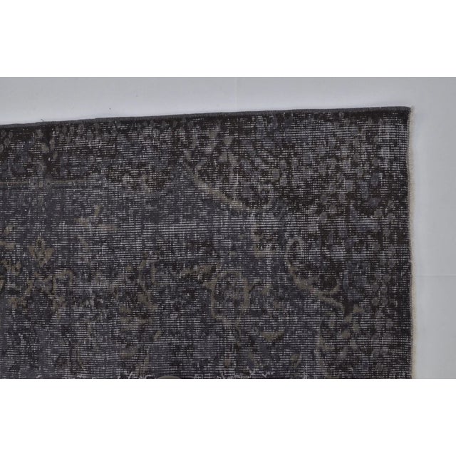 1950s Vintage Distressed Turkish Oushak Rug in Charcoal Black, Slate Gray For Sale - Image 5 of 10