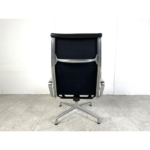 Vitra Ea222 Softpad Lounge Chair in Leather by Charles & Ray Eames for Vitra, 1990s For Sale - Image 4 of 11