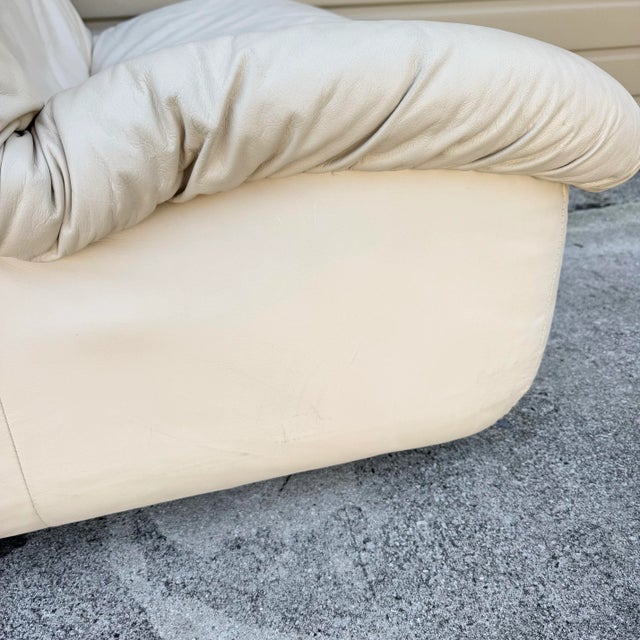 Postmodern Cream Sculpted Tufted Leather Swivel Lounge Chairs - A Pair For Sale - Image 11 of 12