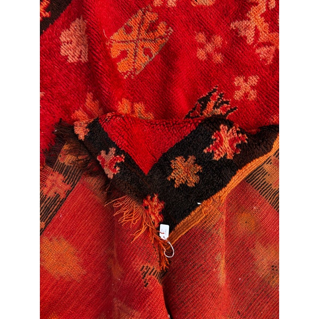 1970s Vintage Moroccan Boujad Rug – Handmade Berber Wool Rug – Red Tribal Geometric Carpet – One of a Kind Piece For Sale - Image 5 of 10