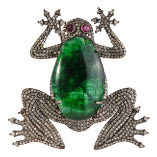 Vintage Style Hollywood Regency 13 Carat Emerald Ruby & Diamond Frog Brooch Pendant For Sale