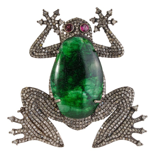 Vintage Style Hollywood Regency 13 Carat Emerald Ruby & Diamond Frog Brooch Pendant For Sale