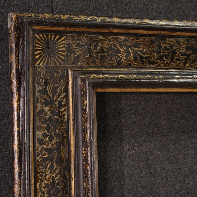 20th Century Lacquered and Gilded Tuscan Frame, 1930s For Sale - Image 3 of 16