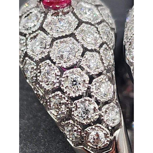 Metal 2.67 Ct Natural Ruby & Diamond Cocktail Ring, Size 6 For Sale - Image 7 of 9