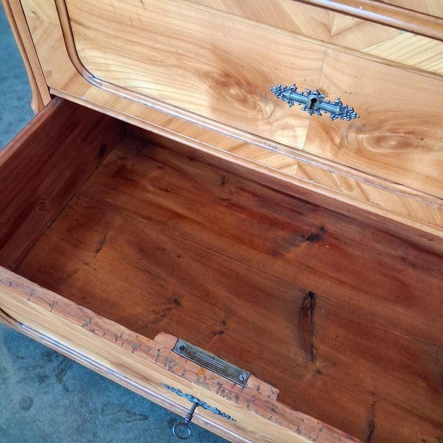 Antique Biedermeier Cherrywood Chest of Drawers, France, 1830 For Sale - Image 17 of 18