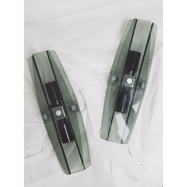 Mid-Century Modern Italian Veca Grey Smoked Glass Wall Sconces by Fontana Arte, 1970s, Set of 2 For Sale - Image 9 of 10