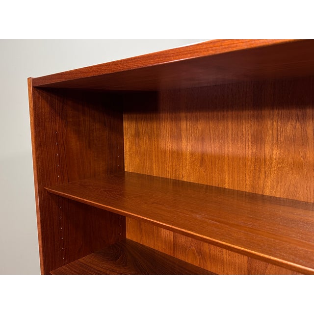 Restored Danish Teak Bookcase by Poul Hundevad For Sale - Image 17 of 18