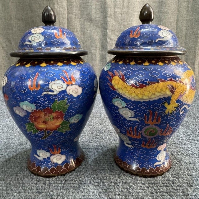 Mid 20th Century Set of 2 Oriental Cobalt Blue Cloisonné Lidded Ginger Jars For Sale In Los Angeles - Image 6 of 6