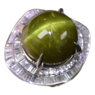 Late 20th Century Massive 28.70ct Chrysoberyl Cat's Eye & 1.94ct Diamond Platinum Ring Size 6.25 For Sale