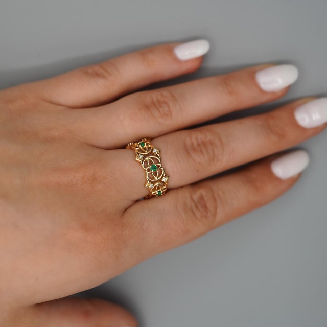 Metal 0.50 Carat Emerald & Diamond 14k Gold Open Geometric Band Ring, Size 6.75 For Sale - Image 7 of 9