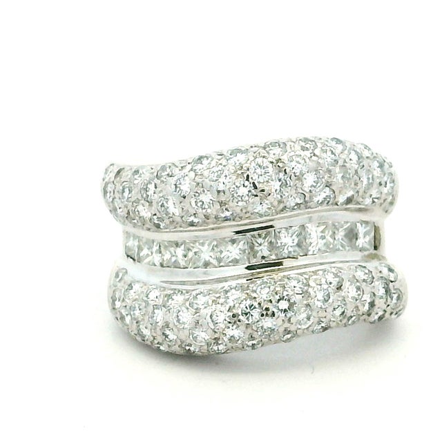 Italian 18k White Gold Diamond Crossover Ring, 3.74 Carats, Size 5.75 For Sale - Image 9 of 13