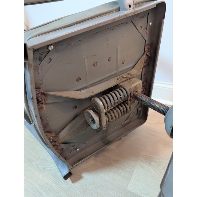 Vintage 1967 Industrial Tanker Desk Chair – Techfab Military Spec For Sale - Image 10 of 16