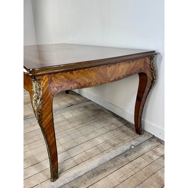 Louis XV Style Table with Extensions in Marquetry and Bronze, 1940s For Sale - Image 4 of 12
