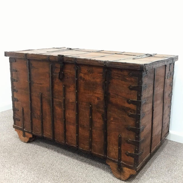 Baroque Rare 17th Century Oak Coffer / Trunk For Sale - Image 3 of 5