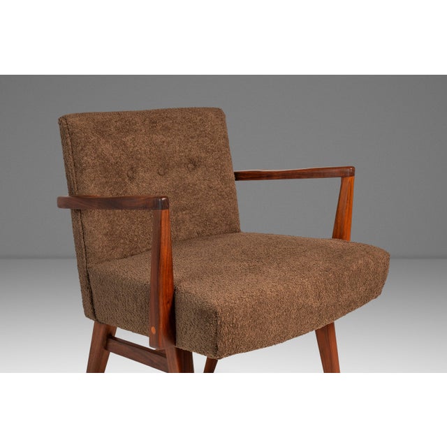 Set of Four (4) Rare Mid-Century Modern Model C-108 Armchairs in Walnut & Brown Bouclé Attributed to Jens Risom for Jens Risom Design, Usa, C. 1950s For Sale - Image 13 of 17