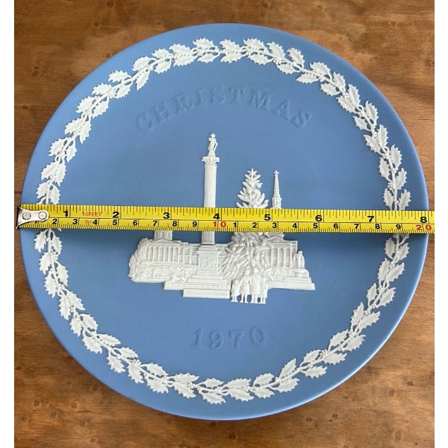 1970s Vintage Wedgwood Blue Jasperware Trafalgar Square Christmas Plate For Sale - Image 5 of 7
