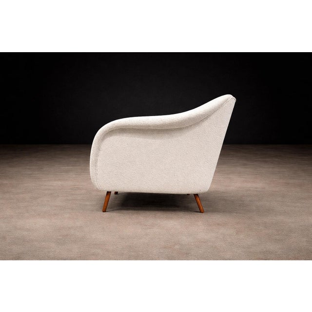 Curva Armchair with Tubular Legs in Bouclé by Joaquim Tenreiro for Langenbach & Tenreiro, Brazilian Modern, 1960 – Lot 760A For Sale - Image 16 of 17