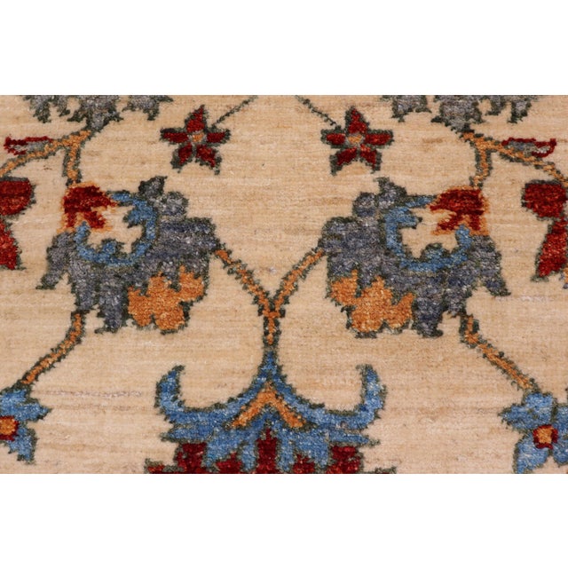 1990s Shabby Chic Ziegler Beige/Red Wool Runner Rug- 2'2'' X 5'0'' For Sale - Image 5 of 10