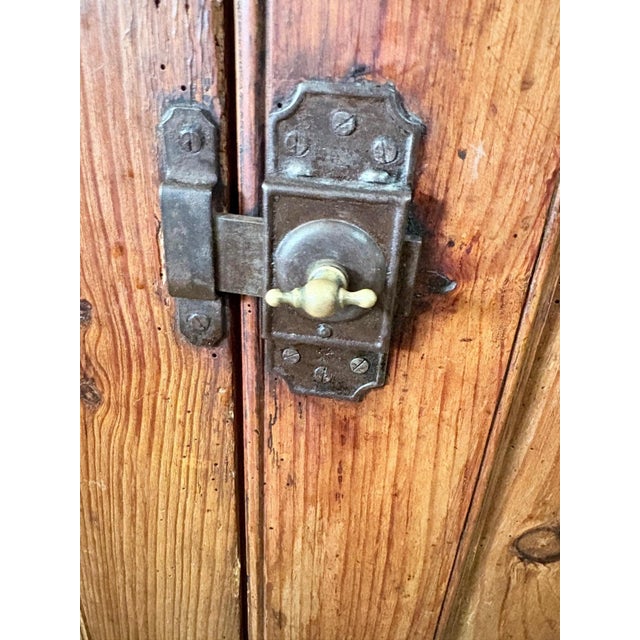 Large Breton Trade Cabinet in Pitch Pine For Sale - Image 4 of 16