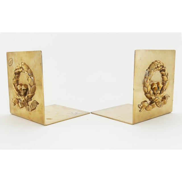 Traditional Italian Laudarte Srl Gilt Bronze Wreath Bookends by Giovanni Malerba, Pair For Sale - Image 3 of 9