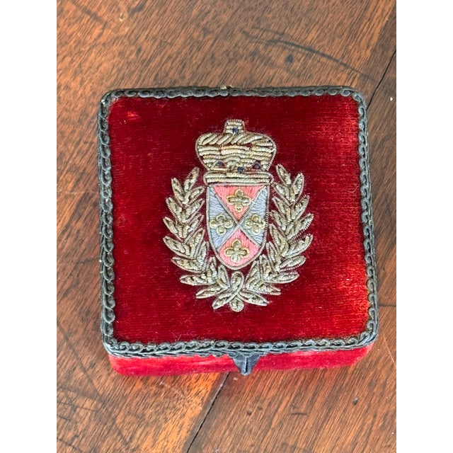1950s Red Velvet Box With Embroidered Crest For Sale - Image 6 of 8