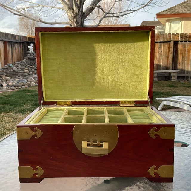 1970’s Chinese Chinoiserie Brass Mounted Rosewood Jewelry Box For Sale In Reno/Lake Tahoe - Image 6 of 8