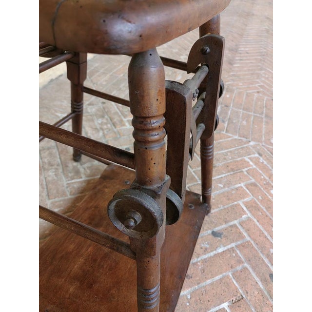 French Children's Chair in Walnut, Late 1800s For Sale - Image 4 of 18