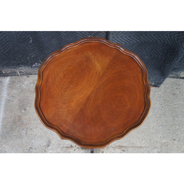 Mid 20th Century Mersman Mid Century Mahogany Scalloped Fluted Pie Crust Pedestal Stand Table For Sale - Image 5 of 10