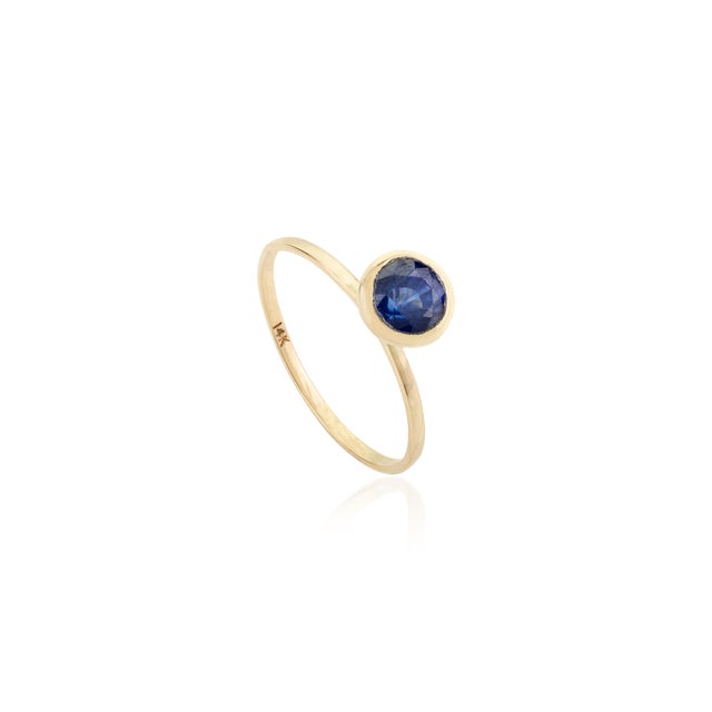Minimalism Dainty Brilliant Blue Sapphire Ring in 14k Yellow Gold Size 6 For Sale - Image 3 of 11