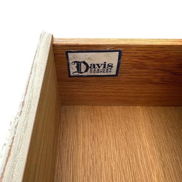 1970s 1970s Vintage Dresser With 9 Drawers by Davis Cabinet Company in Antique White & Gold Wood With Drop Ring Hardware For Sale - Image 5 of 9