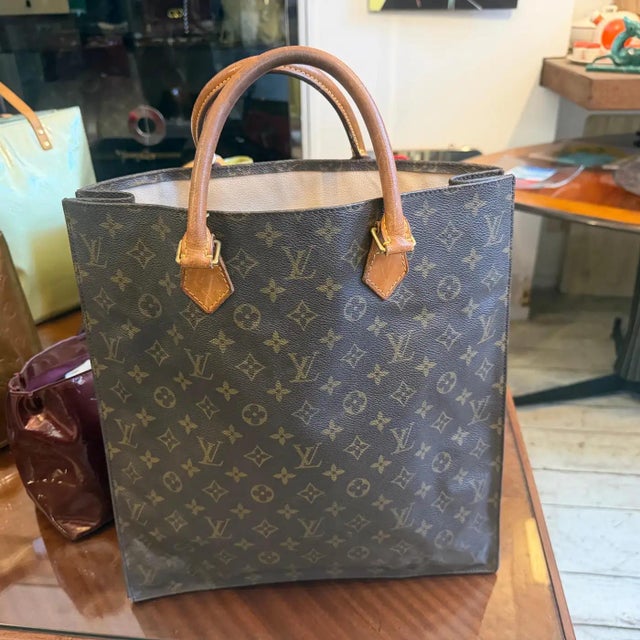 Contemporary 2000s Louis Vuitton Monogram Brown Coated Canvas and Vachetta Leather Sac Plat For Sale - Image 3 of 14