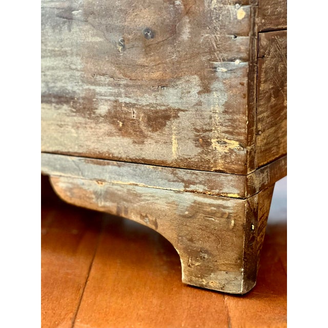 19th Century Lift-Top Walnut Grain Bin or Log Box For Sale - Image 11 of 12