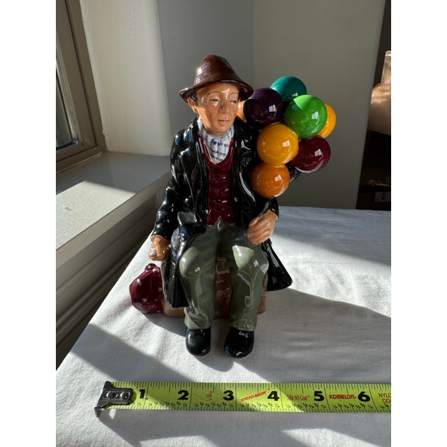 Royal Doulton Figurine ~ “The Balloon Man” ~ Hn 1954 For Sale - Image 9 of 11