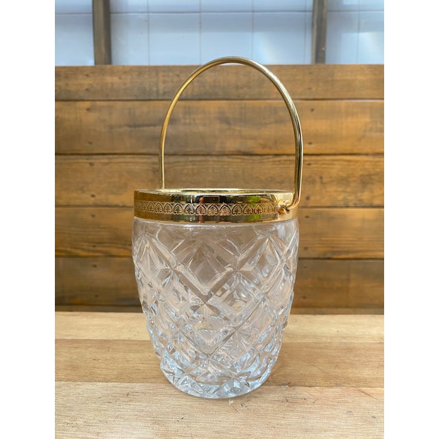 Gold Art Deco Ice Bucket in Molded Crystal and Gilt Brass, 1920 For Sale - Image 8 of 11