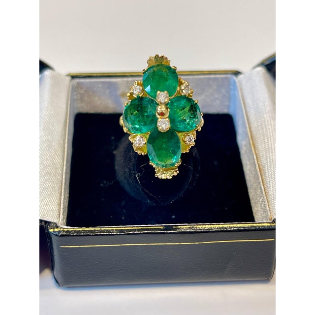 7.5 Carat Natural 4 Oval Cut Emerald & Diamond Flower Ring 18 Karat Yellow Gold, Size 3.75 For Sale - Image 4 of 18