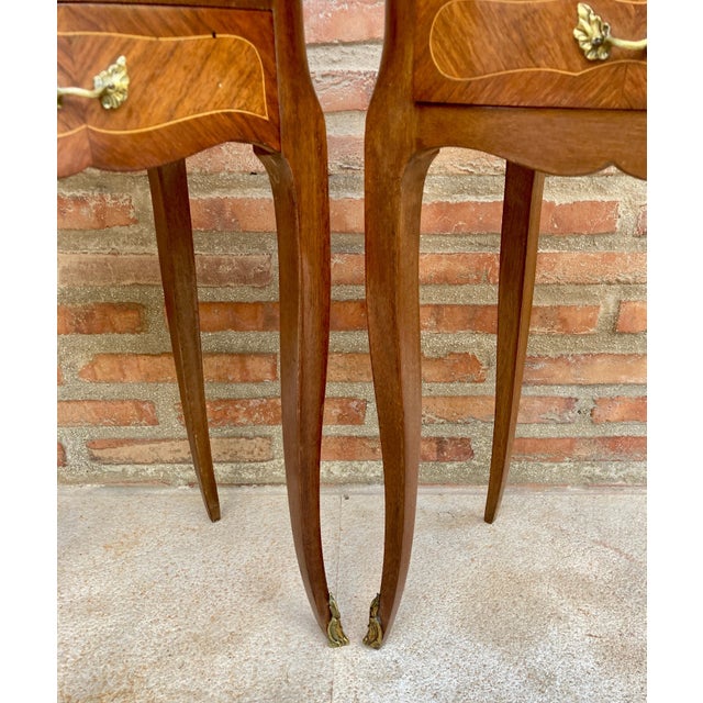 1940s Pair of French Louis XV Style Bedside Tables with Marquetry and Brass Hardware, Pair For Sale - Image 9 of 10