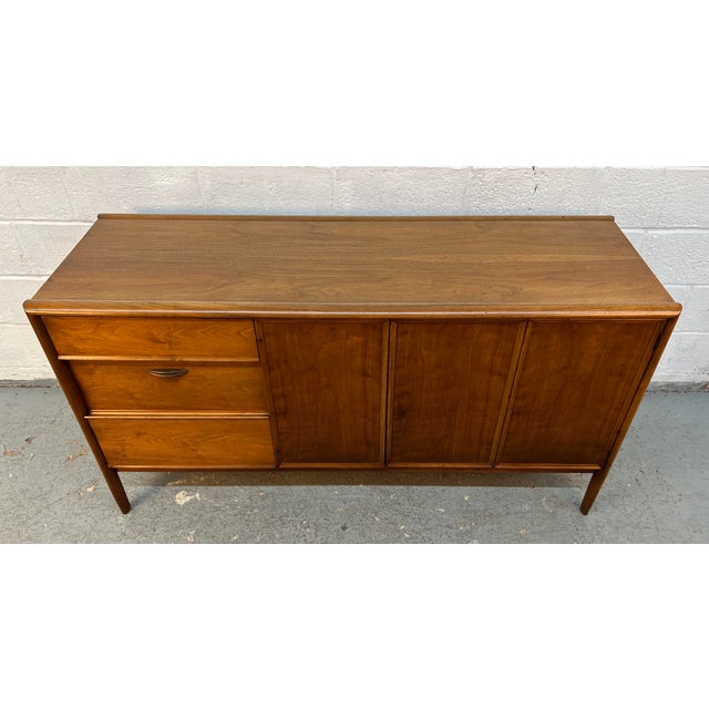 Mid-Century Modern Mid 20th Century Barney Flagg for Drexel Parallel Mid-Century Walnut Credenza For Sale - Image 3 of 16