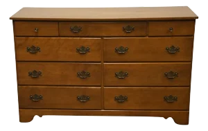 Ethan Allen / Baumritter Heirloom Nutmeg Maple 54" Double Dresser 621