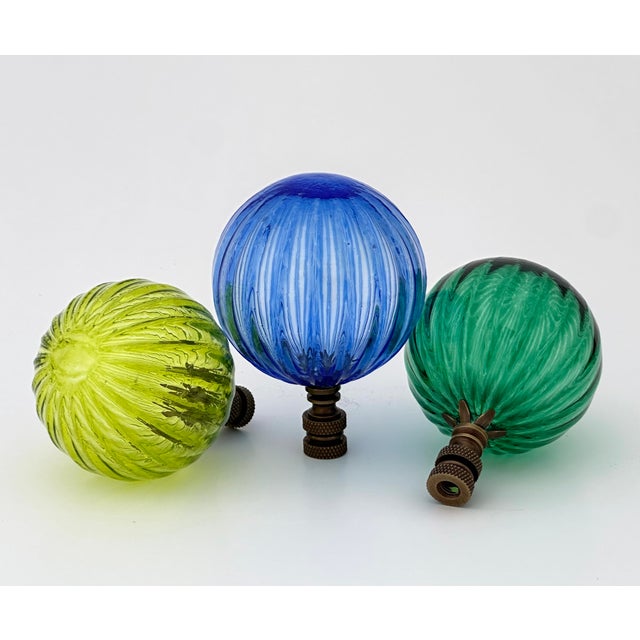 Ribbed Optic Glass Lamp Finial in Chartreuse on Chrome Hardware For Sale - Image 4 of 6