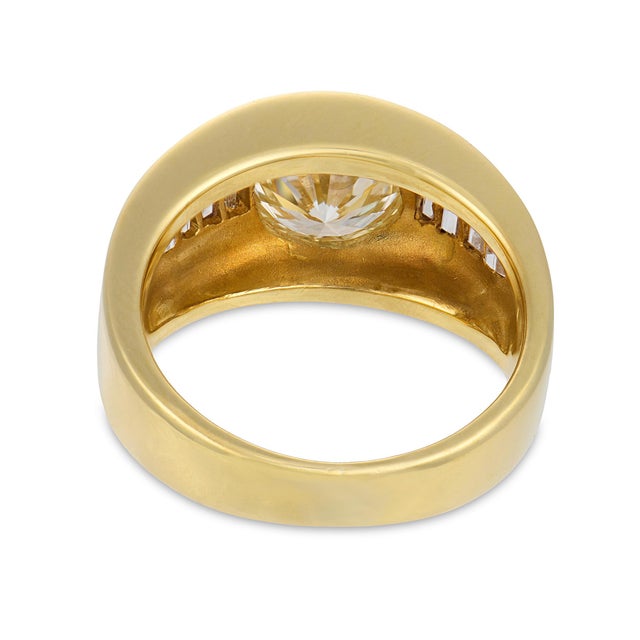 Vintage Gia 2.43 Round Brilliant Cut Diamond 18k Yellow Gold Engagement Ring, Size 7.75 For Sale In Los Angeles - Image 6 of 8